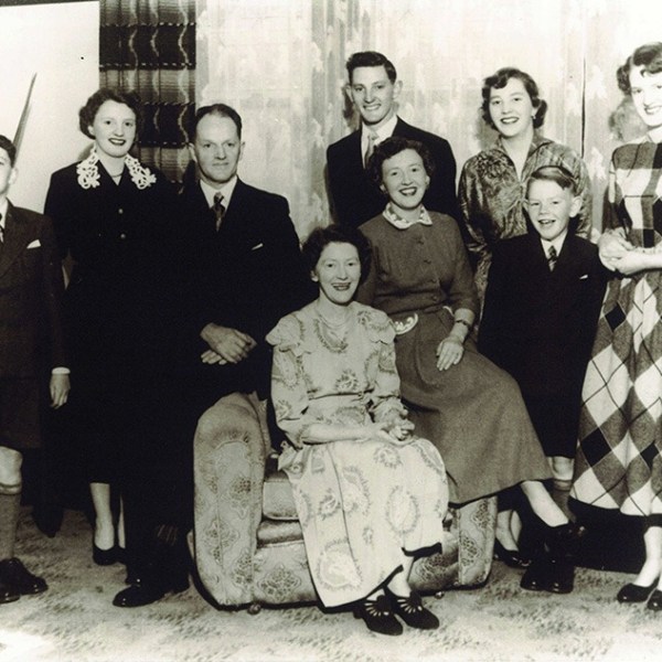 Walter Tetley et al. posing for a photo